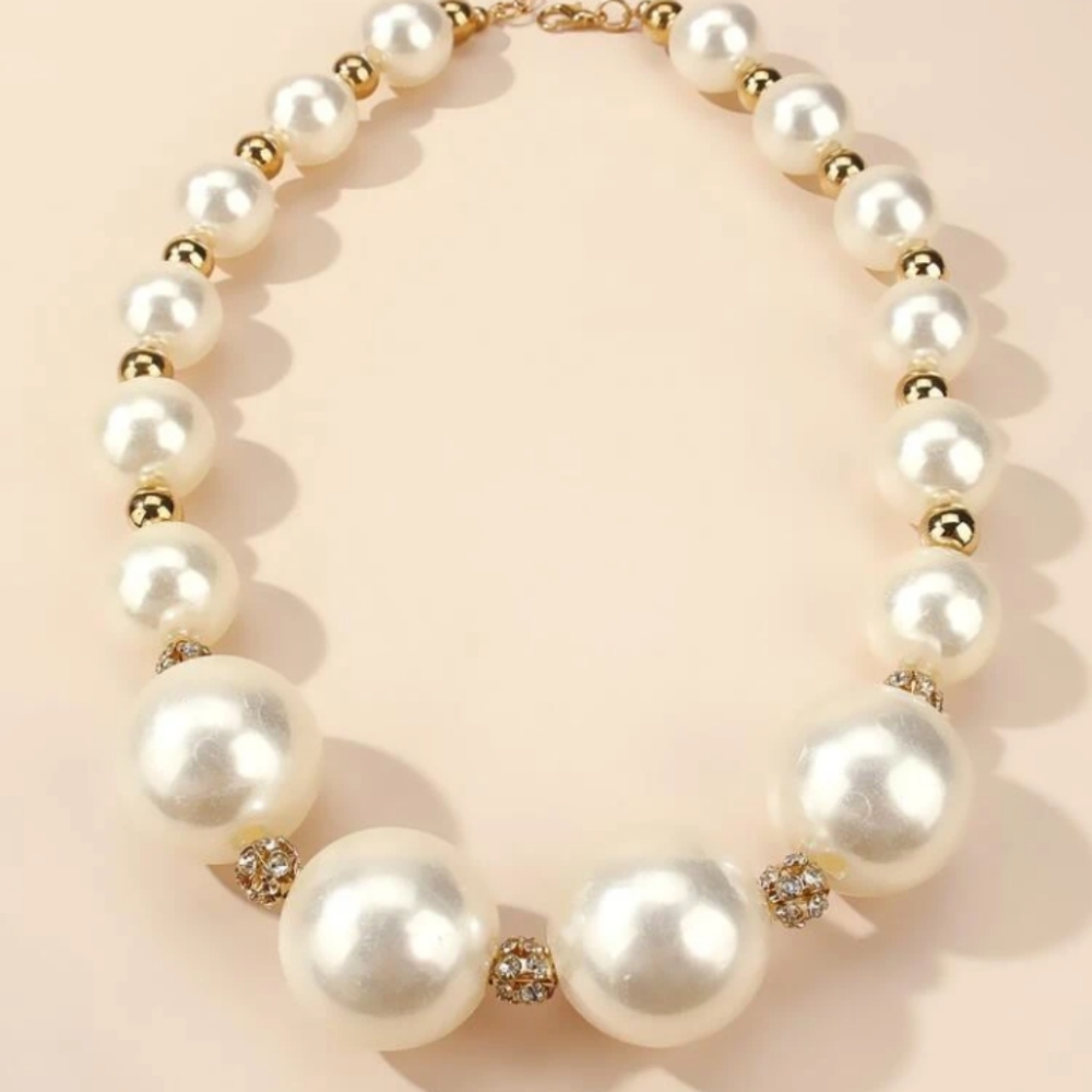 Faux Pearl Beaded Necklace